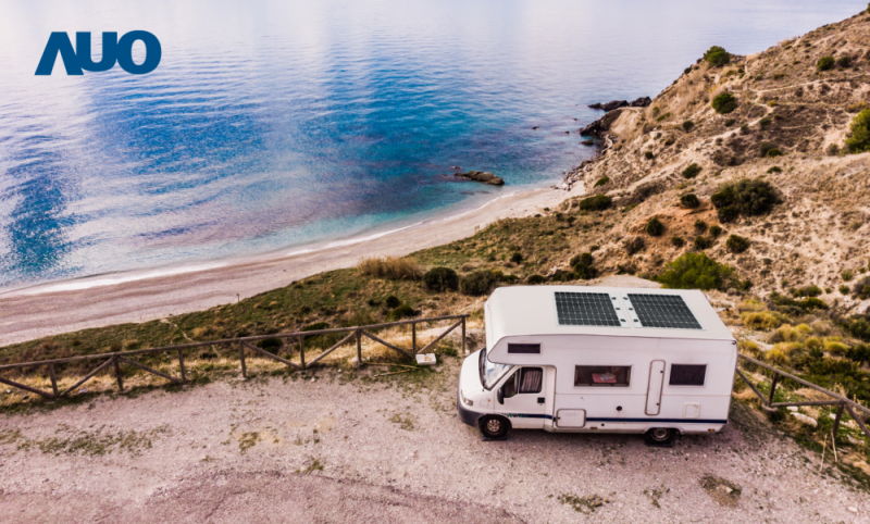 「可撓輕量化太陽光電板SunCurva」使用輕量特殊耐候型複合板取代傳統太陽能板的玻璃前板，不僅降低70%重量，每米平方僅3Kg；具有抗衝擊性能及通過電磁相容性測試，可應用於交通運輸工具，如露營車、遊艇等